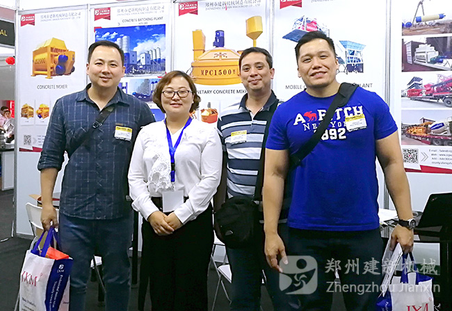 建新機(jī)械多年的菲律賓老客戶，購(gòu)買了很多混凝土攪拌設(shè)備